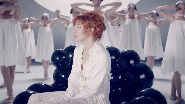 Mylène Farmer - Lonely Lisa (Clip Officiel) Mylène Farmer - Lonely Lisa (Clip Officiel)