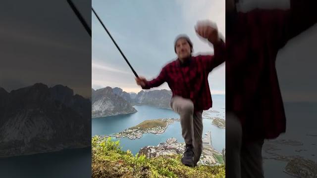 Tried Me Mode? Keeps you in frame, no selfie stick, no reframing, in sweet 60fps #insta360 #shorts Tried Me Mode? Keeps you in frame, no selfie stick, no reframing, in sweet 60fps #insta360 #shorts
