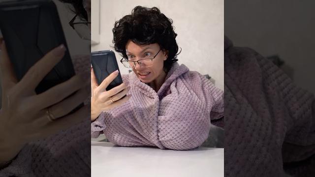 Тётя Марина следит за всеми соседями Тётя Марина следит за всеми соседями