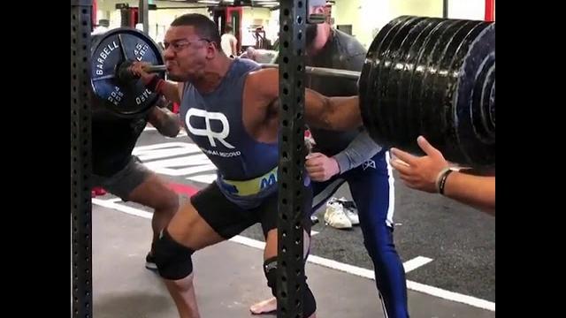 408kg SQUAT LARRY WHEELS! 408kg SQUAT LARRY WHEELS!