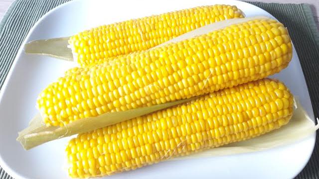 Вареная кукуруза / Как правильно варить кукурузу / Сколько времени нужно варить кукурузу Вареная кукуруза / Как правильно варить кукурузу / Сколько времени нужно варить кукурузу