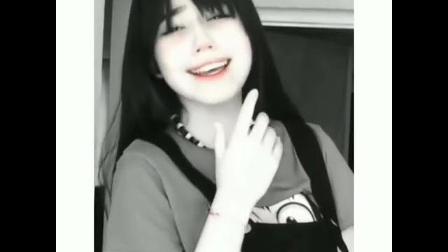ОНА ВЗОРВАЛА ВЕСЬ ТИК ТОК ОНА ВЗОРВАЛА ВЕСЬ ТИК ТОК