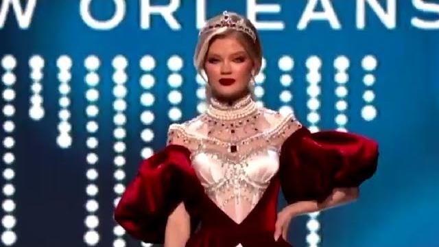 Анна Линникова в финале конкурса "Мисс Вселенная". Анна Линникова в финале конкурса "Мисс Вселенная".