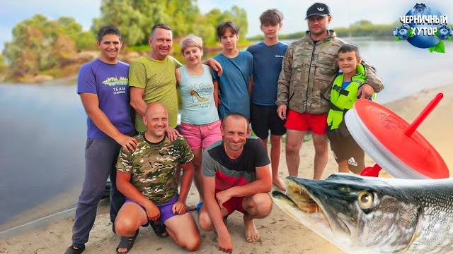 На реке Припять большой компанией попали на жор щуки. Если отдых, то с рыбалкой и путешествием. На реке Припять большой компанией попали на жор щуки. Если отдых, то с рыбалкой и путешествием.