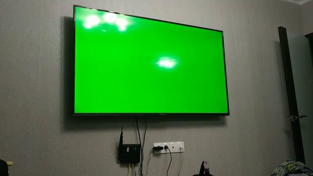 Косяк TELEFUNKEN TF-LED65S37T2SU Зелёный экран Косяк TELEFUNKEN TF-LED65S37T2SU Зелёный экран