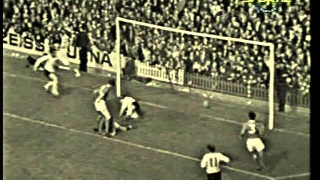 24/09/1966 Manchester United v Burnley 24/09/1966 Manchester United v Burnley