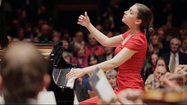 Frédéric Chopin: Piano Concerto No. 1 e-minor (Olga Scheps live) Frédéric Chopin: Piano Concerto No. 1 e-minor (Olga Scheps live)