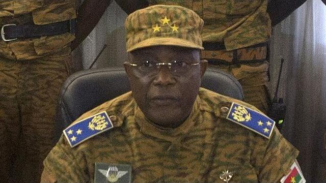 Буркина-Фасо: вакуум власти заполнили военные Буркина-Фасо: вакуум власти заполнили военные