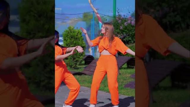Смешной тренд и танец Смешной тренд и танец