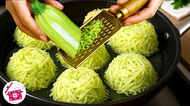 Просто натрите 1 кабачок и картошку! А муж подумал, что это мясо! Самый простой ужин из ничего! Просто натрите 1 кабачок и картошку! А муж подумал, что это мясо! Самый простой ужин из ничего!