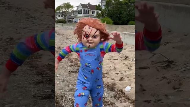 ATTACKED BY CHUCKY AT THE BEACH!! #chucky #chuckydoll #shorts #goodguydollchucky #goodguydoll ATTACKED BY CHUCKY AT THE BEACH!! #chucky #chuckydoll #shorts #goodguydollchucky #goodguydoll