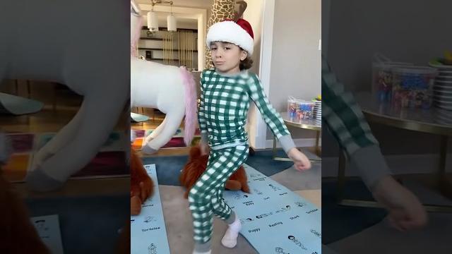 Happy Holidays, everyone! Spread good cheer and love! #stayinalive #christmasbreak #brody Happy Holidays, everyone! Spread good cheer and love! #stayinalive #christmasbreak #brody