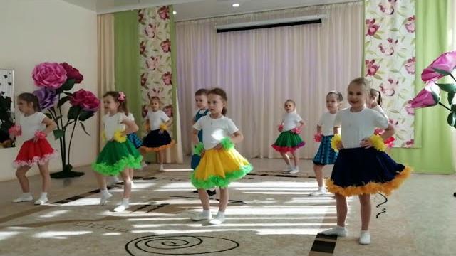 Танец для детей 6-7 лет "Чика рика" Танец для детей 6-7 лет "Чика рика"