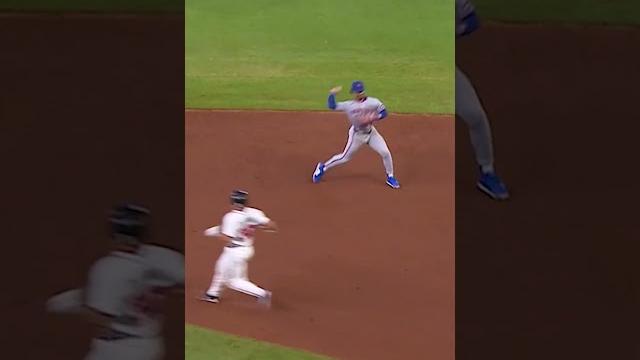 Francisco Lindor made that look easy! Francisco Lindor made that look easy!