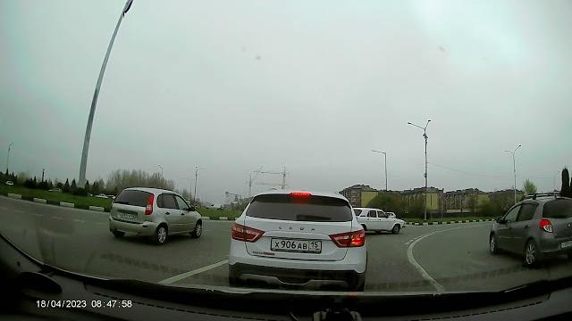 Владикавказ,Гизельский круг,направление в сторону М-Видео .18.04.2023 г. Время 8ч .49 мин. Владикавказ,Гизельский круг,направление в сторону М-Видео .18.04.2023 г. Время 8ч .49 мин.