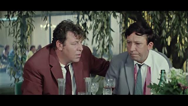 Зачем усы сбрил, дурик? Зачем усы сбрил, дурик?