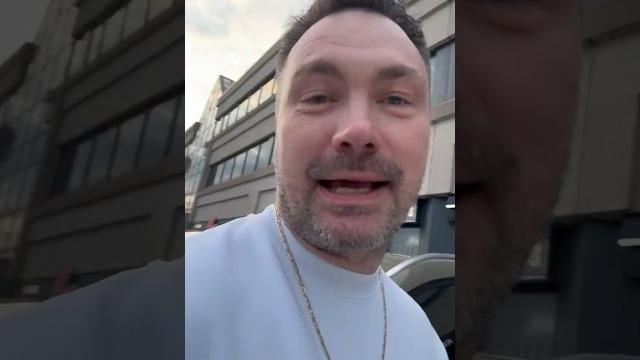 Окунулся в детство! ДР за гаражом вот это тема #юмор #недело #automobile #тема ##дружба #прикол Окунулся в детство! ДР за гаражом вот это тема #юмор #недело #automobile #тема ##дружба #прикол