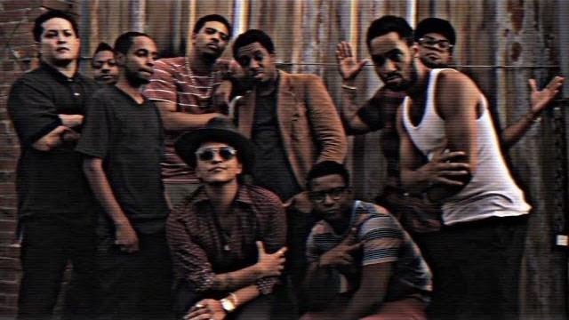 Bruno Mars - Locked Out Of Heaven (Official Music Video) Bruno Mars - Locked Out Of Heaven (Official Music Video)