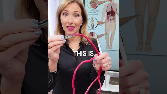 Scary Warning Sign of a Vitamin B12 Deficiency #shorts Scary Warning Sign of a Vitamin B12 Deficiency #shorts