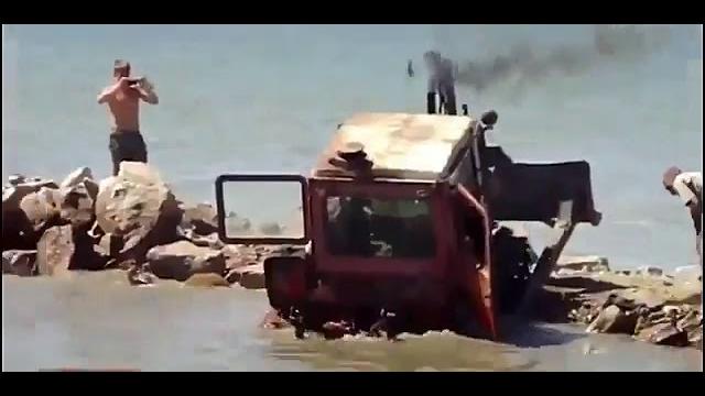 видео приколы на тракторах видео приколы на тракторах