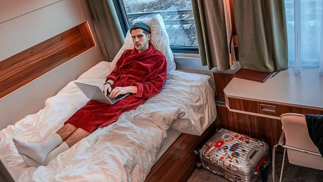 Самый дорогой поезд России // 400 000 рублей за билет Самый дорогой поезд России // 400 000 рублей за билет