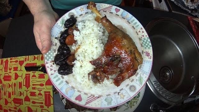 Гусь запечённый в духовке,подробное пошаговое приготовление,приготовление маринада для гуся. Гусь запечённый в духовке,подробное пошаговое приготовление,приготовление маринада для гуся.