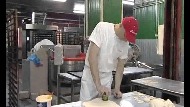 Каравай, каравай, кого хочешь выбирай! Каравай, каравай, кого хочешь выбирай!