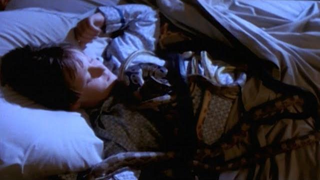 Metallica: Enter Sandman (Official Music Video) Metallica: Enter Sandman (Official Music Video)
