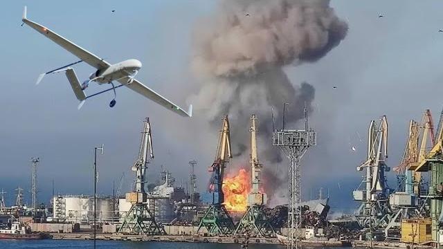 Новороссийск сбил дроны портом!В Анапе и Керчи отстирывают штаны! БПЛА "перехватили" Нептун: Движуха Новороссийск сбил дроны портом!В Анапе и Керчи отстирывают штаны! БПЛА "перехватили" Нептун: Движуха