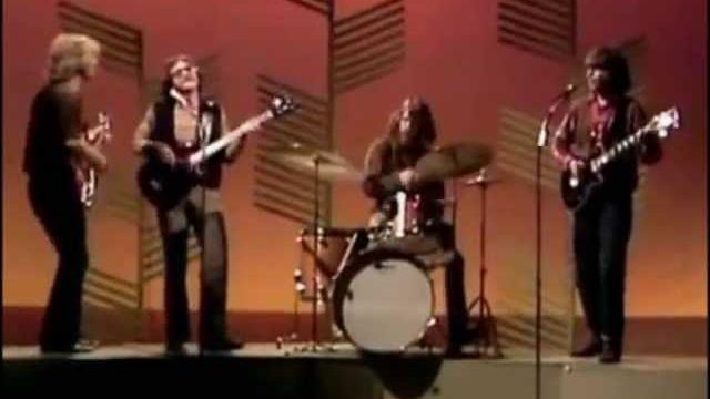Bad Moon Rising - Creedence Clearwater Revival (HQ - 5.1 Studio ) Bad Moon Rising - Creedence Clearwater Revival (HQ - 5.1 Studio )