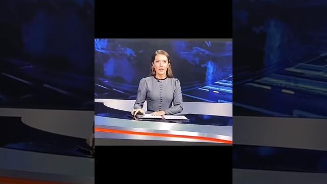 Ведущая ВГТРК засмотрелась в рилсы и забыла про прямой эфир. Она хотела показать смешной ролик ... Ведущая ВГТРК засмотрелась в рилсы и забыла про прямой эфир. Она хотела показать смешной ролик ...