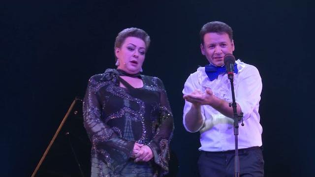 Мария Аронова и Александр Олешко разыграли журналистов Мария Аронова и Александр Олешко разыграли журналистов
