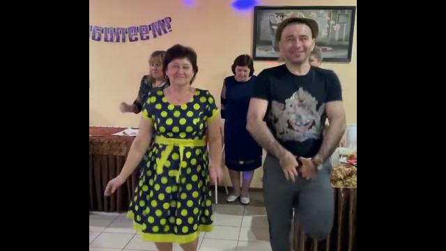 Зажгли от души. Татарский танец. Зажгли от души. Татарский танец.