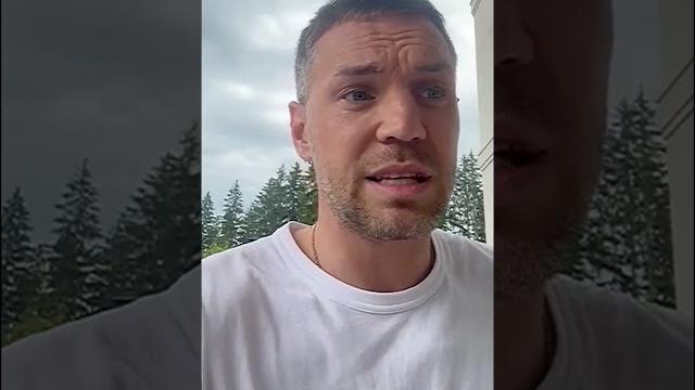 Дзюба и его "клубничка" Дзюба и его "клубничка"