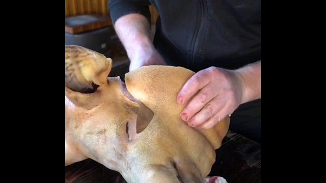 Вот Так нужно разделывать свиную голову Вот Так нужно разделывать свиную голову