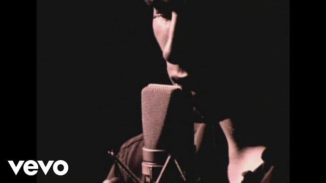 Jeff Buckley - Hallelujah (Official Video) Jeff Buckley - Hallelujah (Official Video)