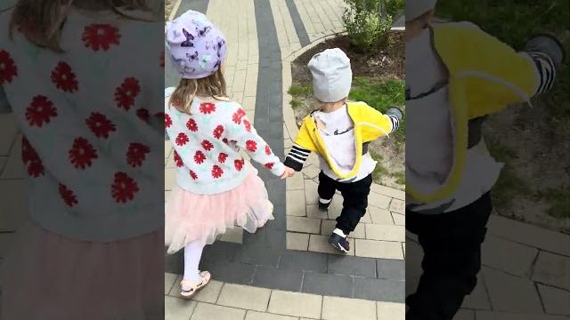 Как же хочется, чтобы они так шли по жизни. Брат и сестра! #веримвверу #веримввильгешу Как же хочется, чтобы они так шли по жизни. Брат и сестра! #веримвверу #веримввильгешу