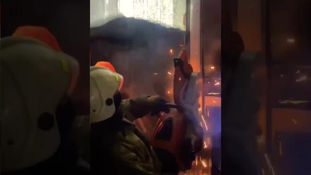 Видео кадры тушения пожара в Алматы Видео кадры тушения пожара в Алматы