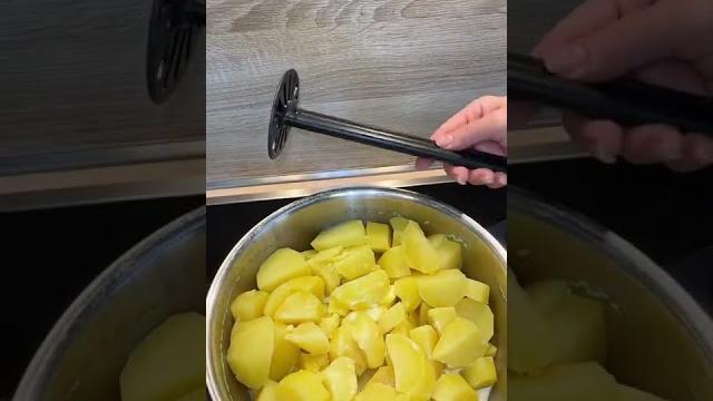 Картофельное пюре как в столовой #картофельноепюре Картофельное пюре как в столовой #картофельноепюре