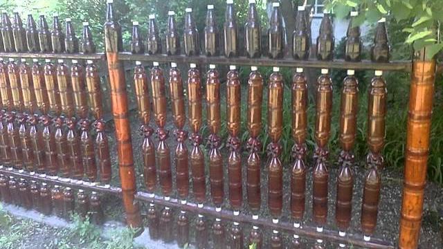 Забор из пластиковых бутылок Забор из пластиковых бутылок