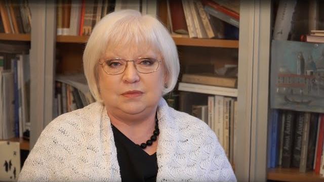 С.Крючкова читает «Клеветникам России» в рамках поэтического конкурса «Ай да Пушкин» (2019). С.Крючкова читает «Клеветникам России» в рамках поэтического конкурса «Ай да Пушкин» (2019).