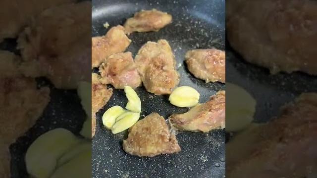 Салат с куриной печенью и яблоком Салат с куриной печенью и яблоком