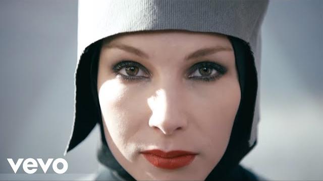 The Chemical Brothers - Go (Official Music Video) The Chemical Brothers - Go (Official Music Video)