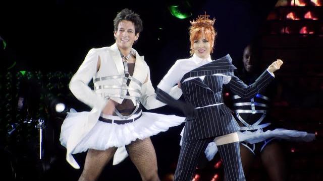 Mylène Farmer - Sans contrefaçon (Stade de France Live) Mylène Farmer - Sans contrefaçon (Stade de France Live)