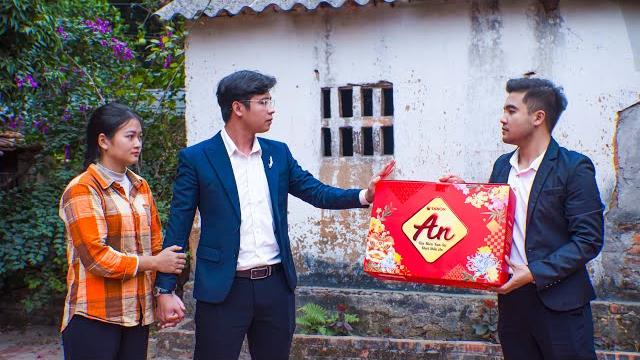 Single mother Tu Tien shocked when James continues to give gifts - CEO Jack faces challenge of love Single mother Tu Tien shocked when James continues to give gifts - CEO Jack faces challenge of love