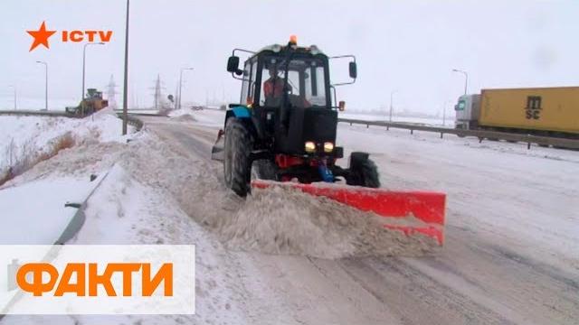 Украину завалило снегом в первый день зимы Украину завалило снегом в первый день зимы