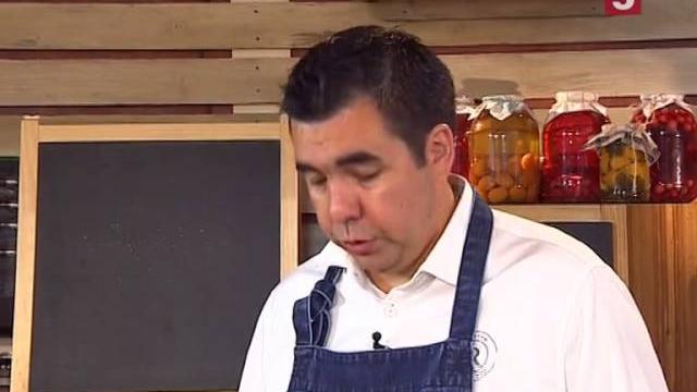 Салат "Цезарь". Секреты шеф-повара. Утро на 5 Салат "Цезарь". Секреты шеф-повара. Утро на 5