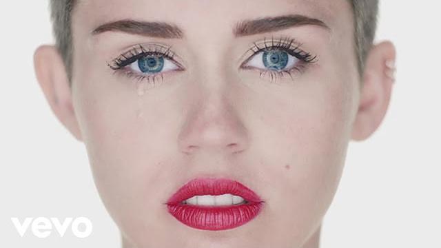 Miley Cyrus - Wrecking Ball (Official Video) Miley Cyrus - Wrecking Ball (Official Video)