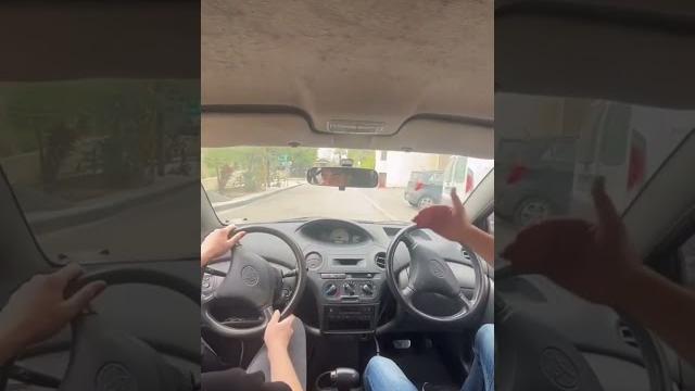 А если в разные стороны повернуть? #юмор #авто #shorts А если в разные стороны повернуть? #юмор #авто #shorts