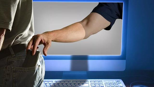 Звонок от мошенницы из "Сбербанка" с номера 900. Звонок от мошенницы из "Сбербанка" с номера 900.